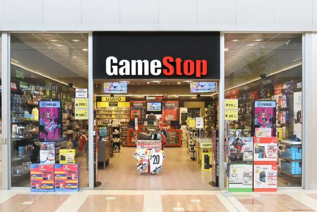 GameStop vicina al ritorno del profitto dopo anni di perdite colossali