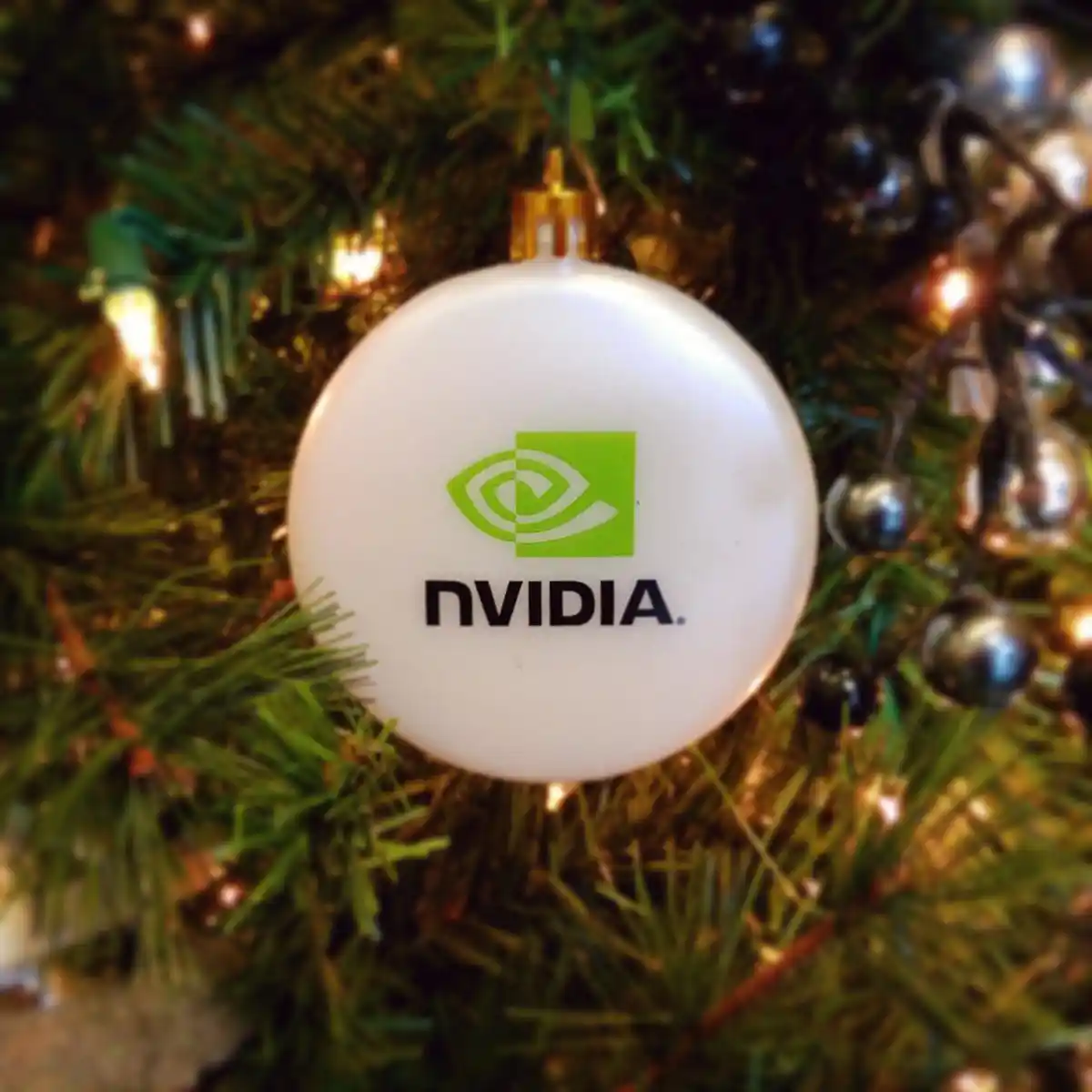 Regali di Natale last minute: le ultime offerte su desktop, laptop e schede video con GPU Nvidia