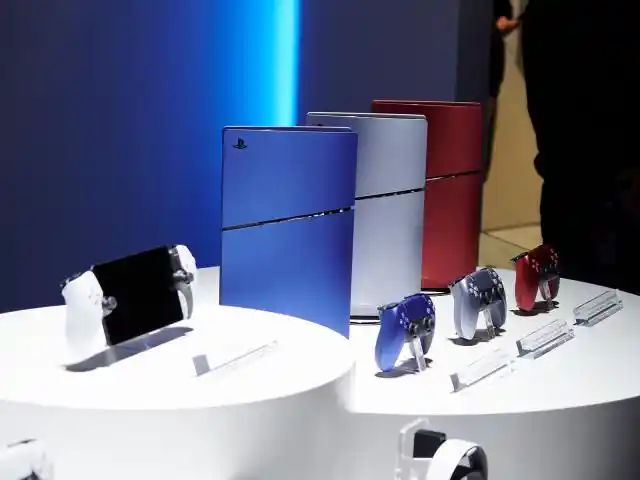 CES 2024 - Sony svela nuove cover colorate per la PS5 Slim