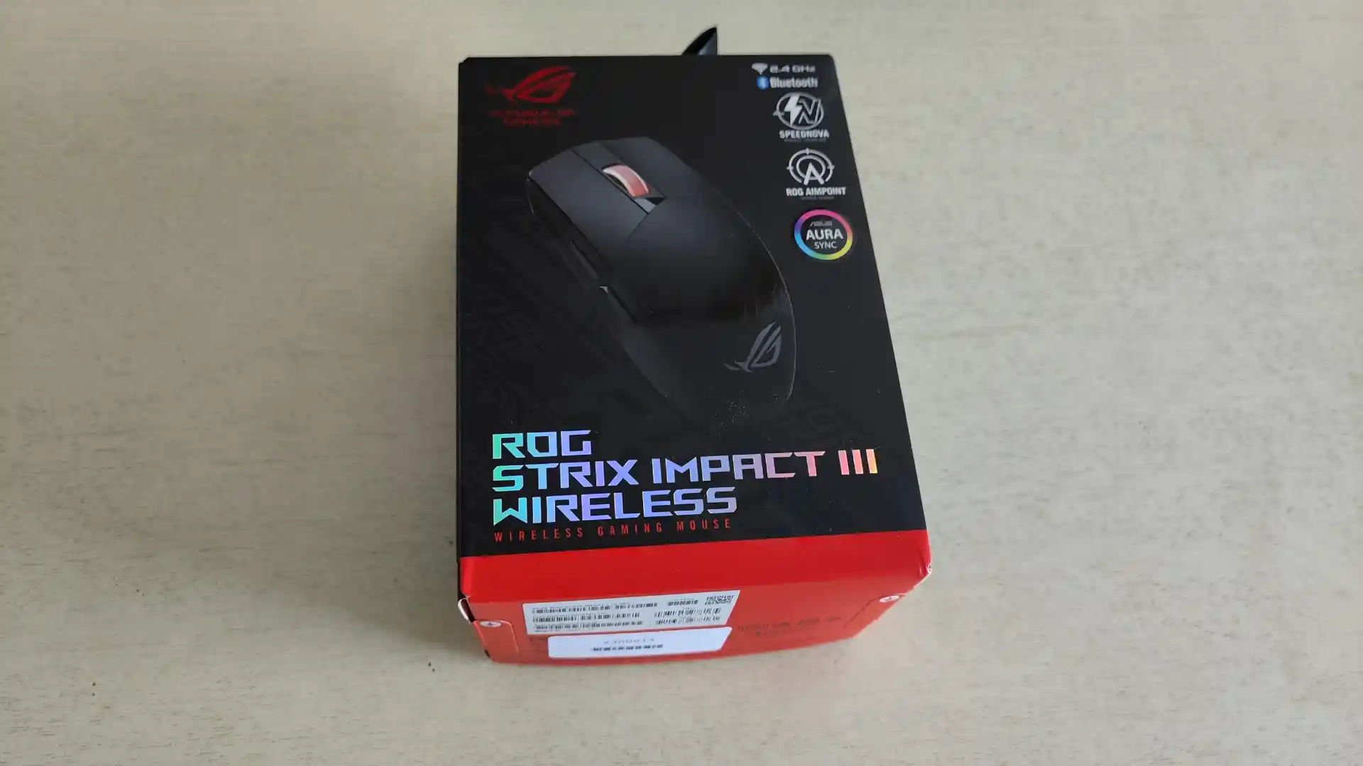 ROG Strix Impact III Wireless Gaming Mouse foto unboxing